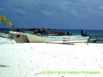 BoatsatPlayaChenRio